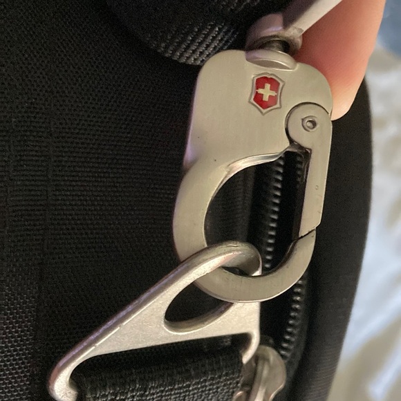 SwissGear Unisex Messenger travel Computer bag - Picture 4 of 6